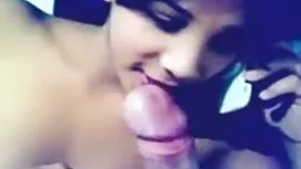 عاهرة ناضجة تنتظر لع ...