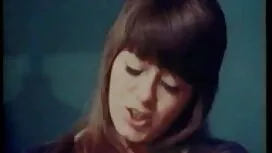 أمي لرؤية أفلام سكسي ...