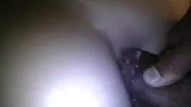 من إغاظة صديقها وزوج ...