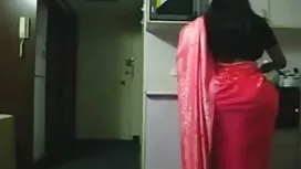 MILF مع وشم كس مارس  ...