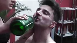 لديها مؤخرة كبيرة وا ...